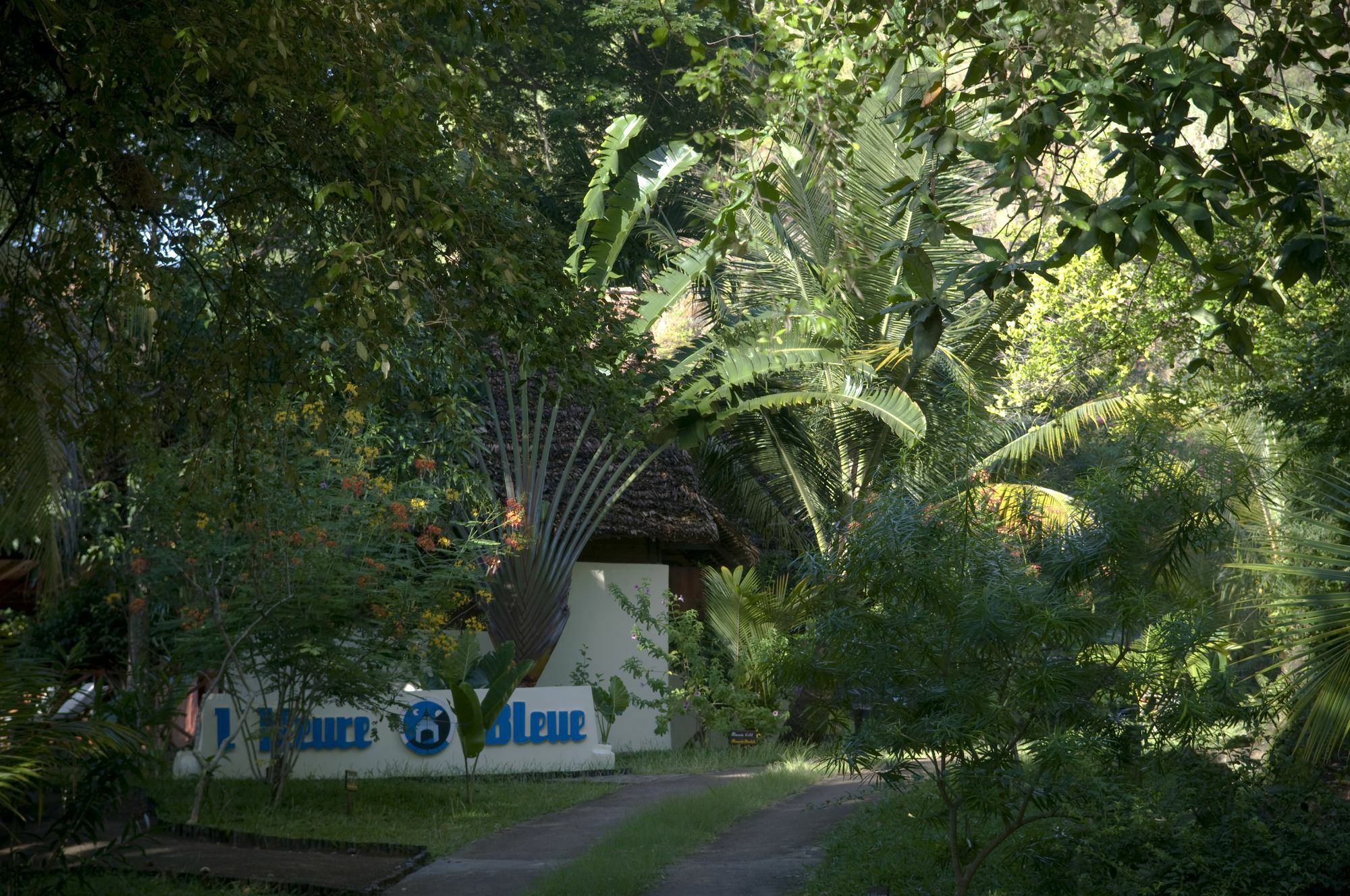 Hotel L'Heure Bleue Ambatoloaka  Esterno foto